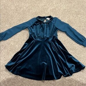 Girls size 8 dress- so pretty!